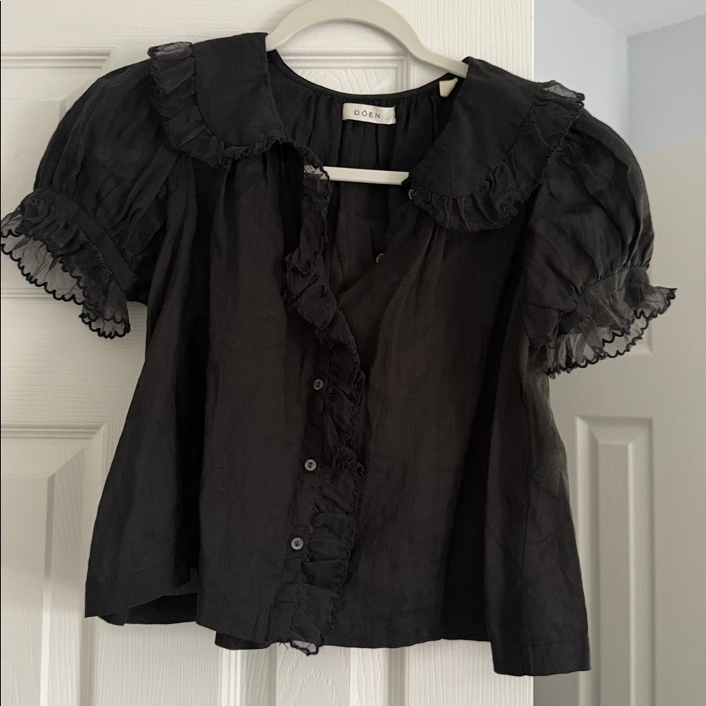 Doen Black Ruffled Blouse